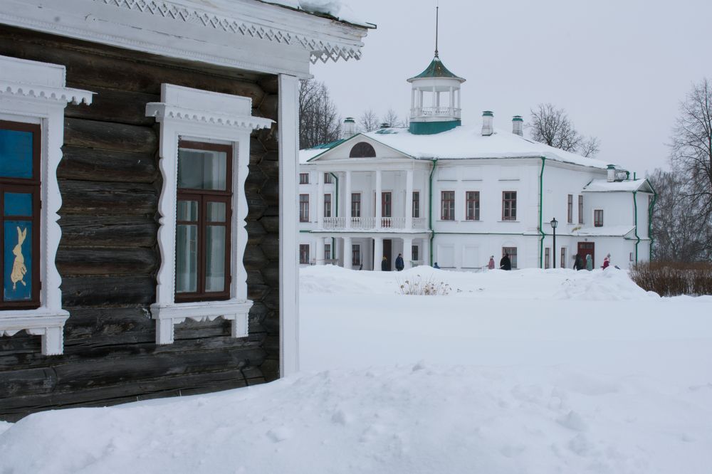 За углом усадьба Некрасова