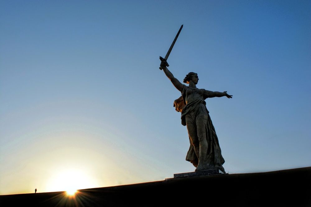 The Motherland Calls on Mamayev Kurgan in Volgograd, Russia || Скульптура "Родина-мать зовет!" на Мамаеве Кургане, Волгоград