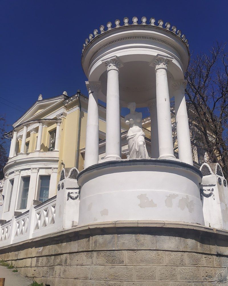 Дача Милос.