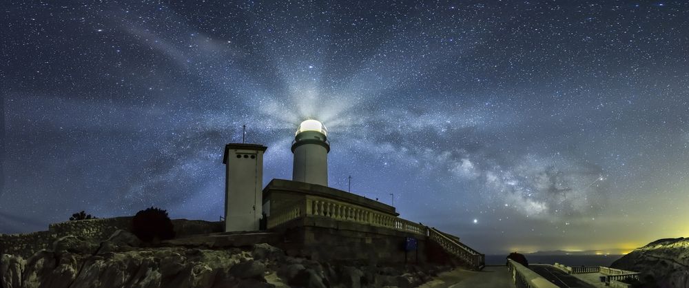 El Faro / The lighthouse.