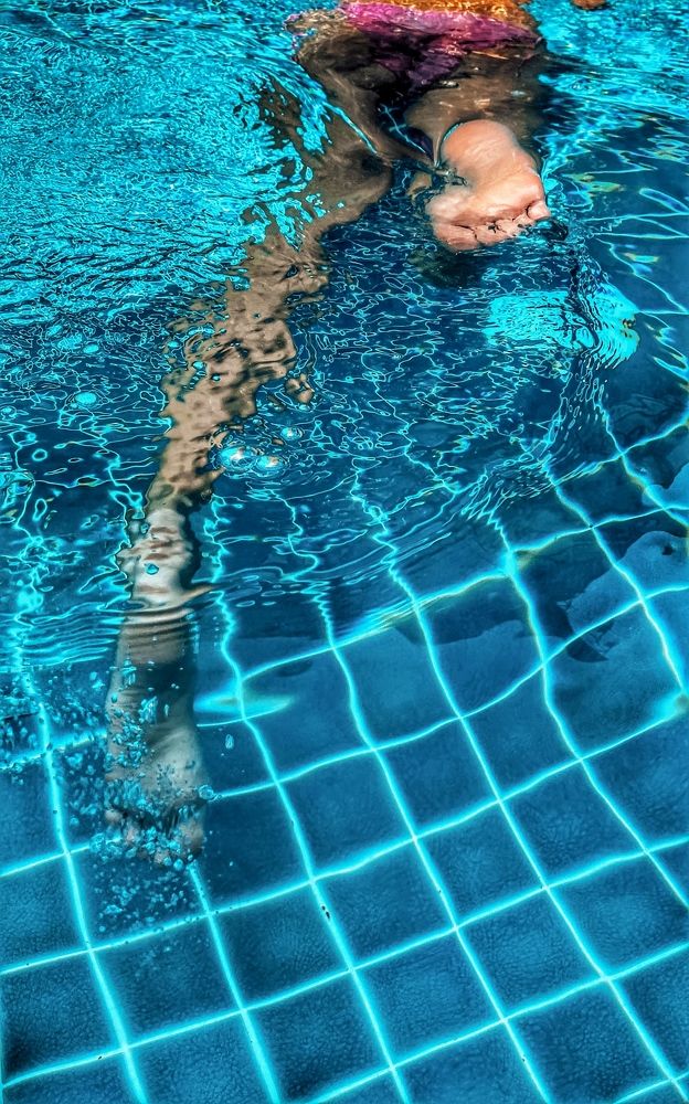 Бесконечное наслаждение в бассейне