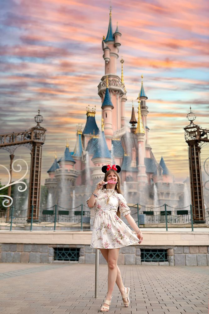 Замок в Диснейленде. Париж.