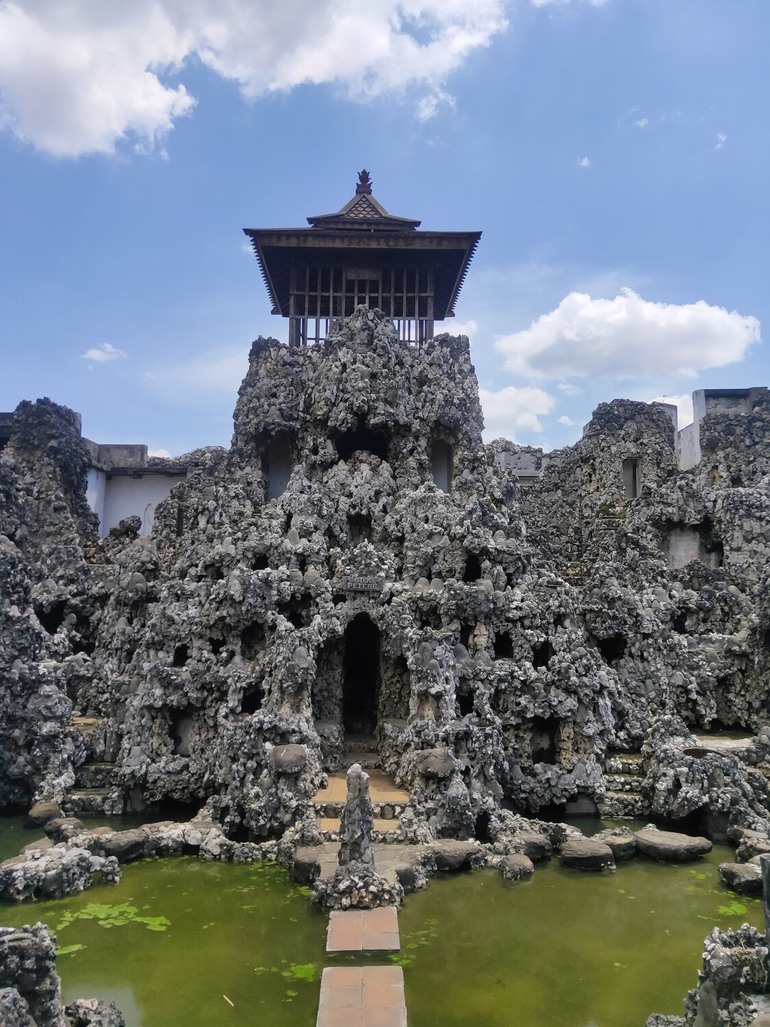 Tample