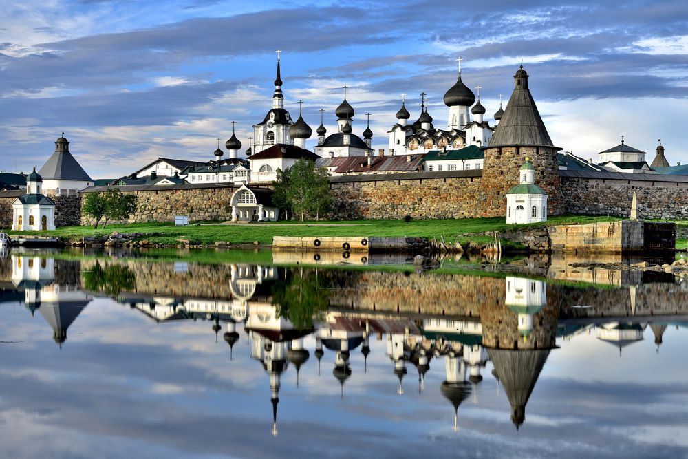 Вечер монастыря