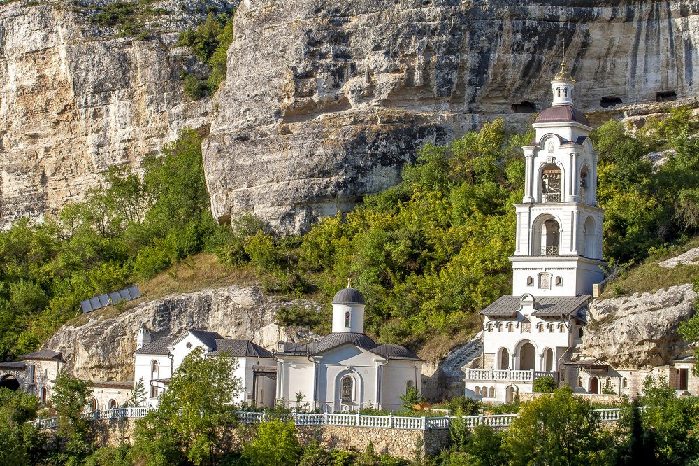 Крым. Свято-Успенский монастырь и Чуфут-Кале