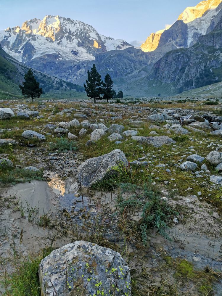 Солнце греет мать-гору
