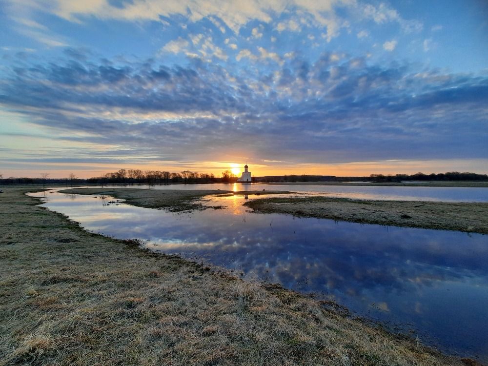 Покрова на Нерли, рассвет.