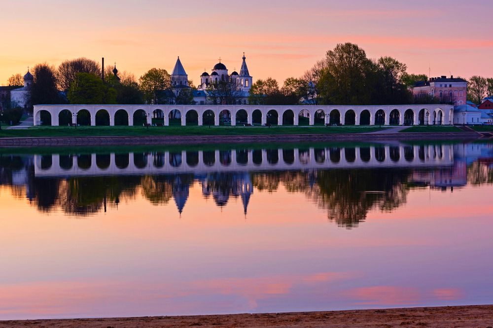 Ярославо Дворище на рассвете.