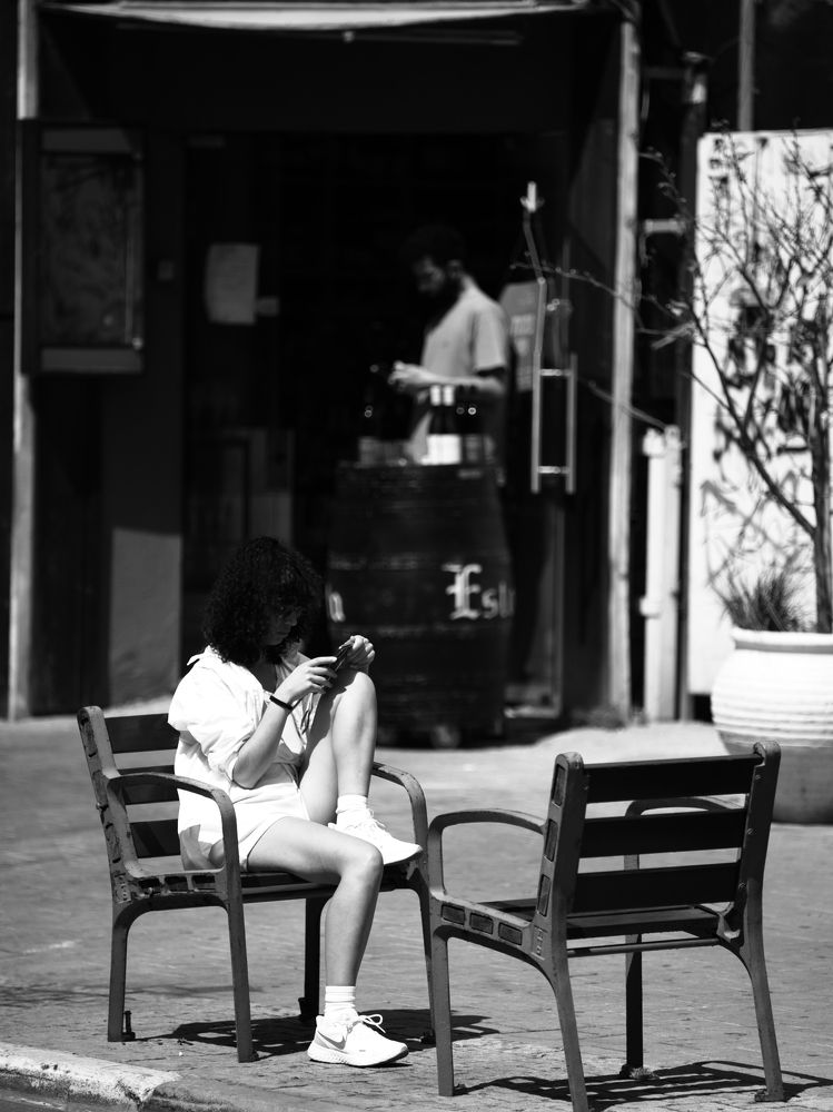 Black and white street feelings