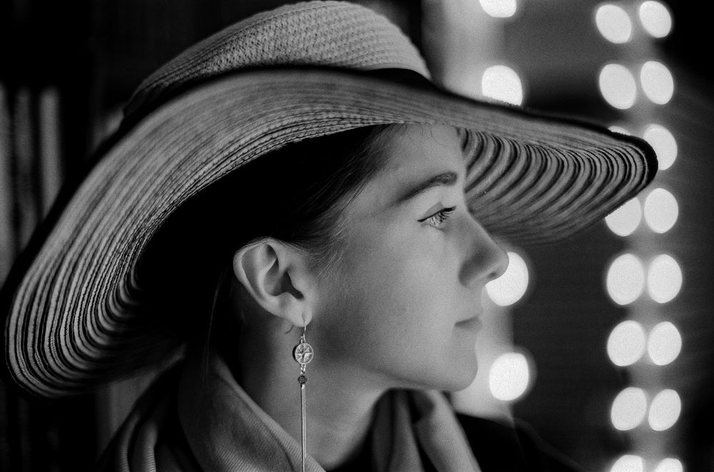 дама в шляпе(the lady in the hat)