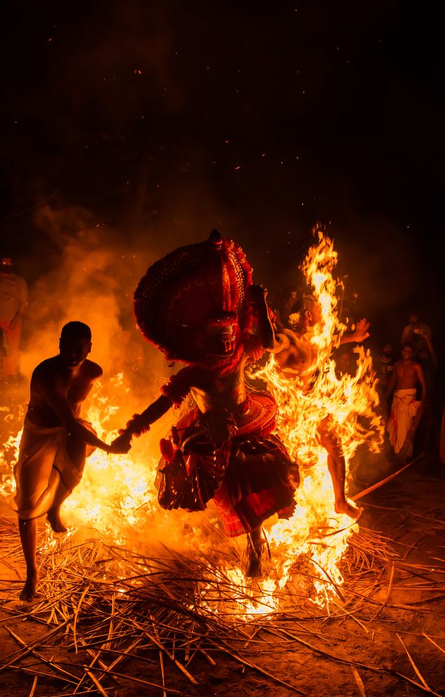 theyyam fire entry.