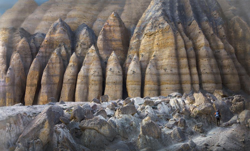 Скалы "Зубы дракона". Королевство Верхний Мустанг.
