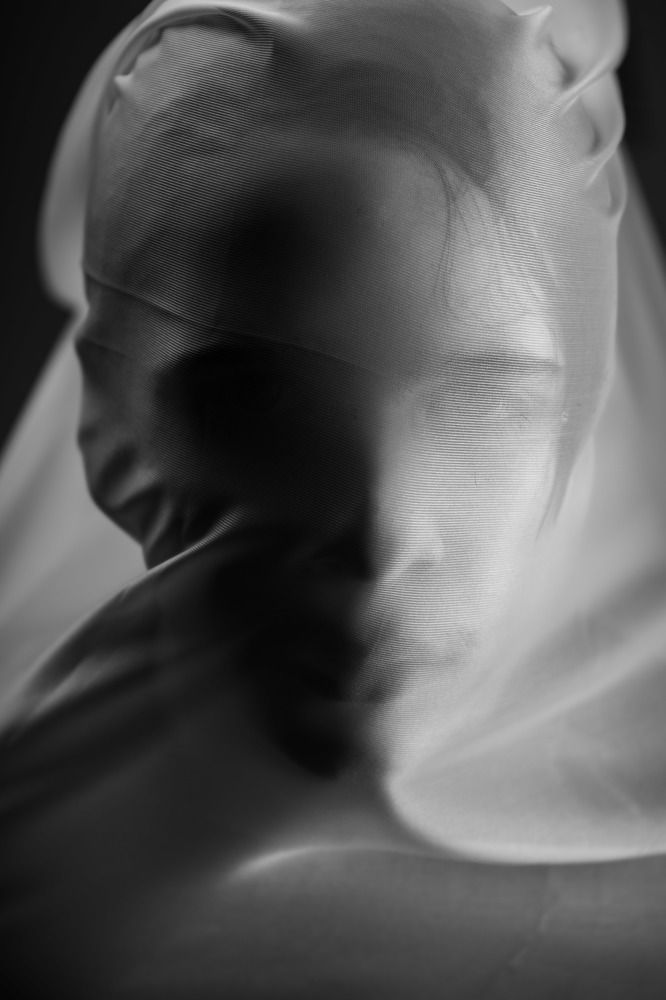 Под пеленой.