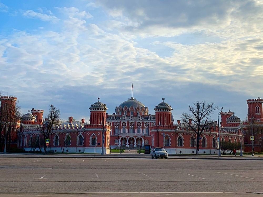 Россия.Москва. Петровский путевой дворец.