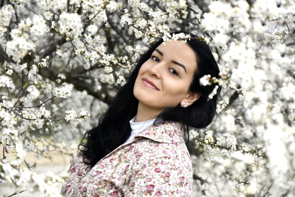 Девушка-весна