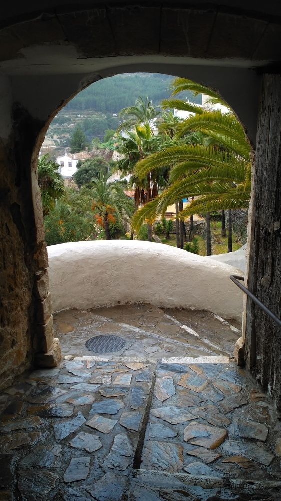 Photograph by Karine Galustova