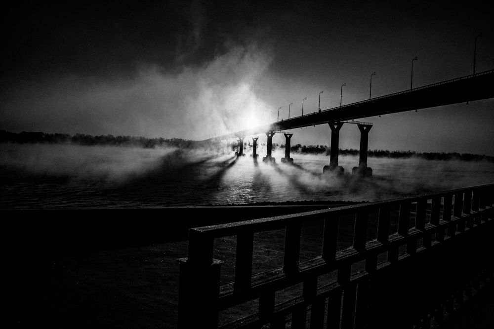 Восход над мостом