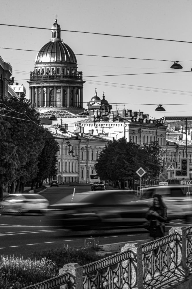 Величие среди суеты