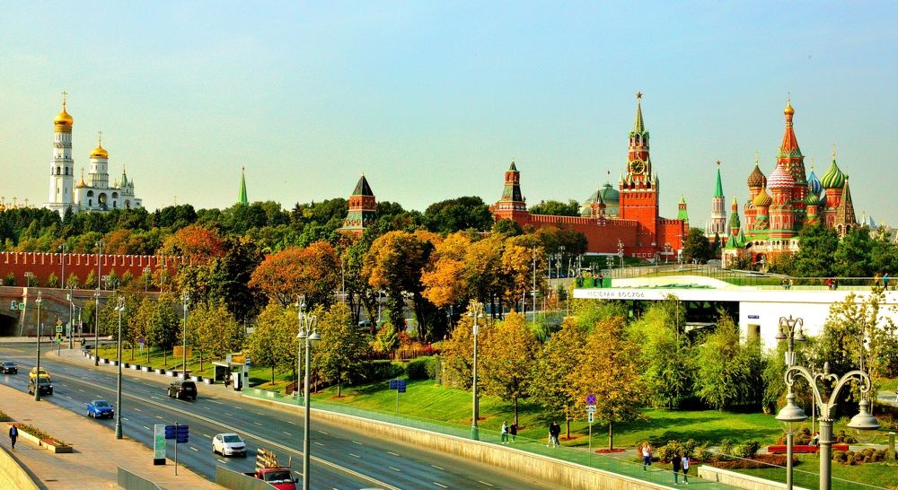 Вид на Кремль с Парящего моста