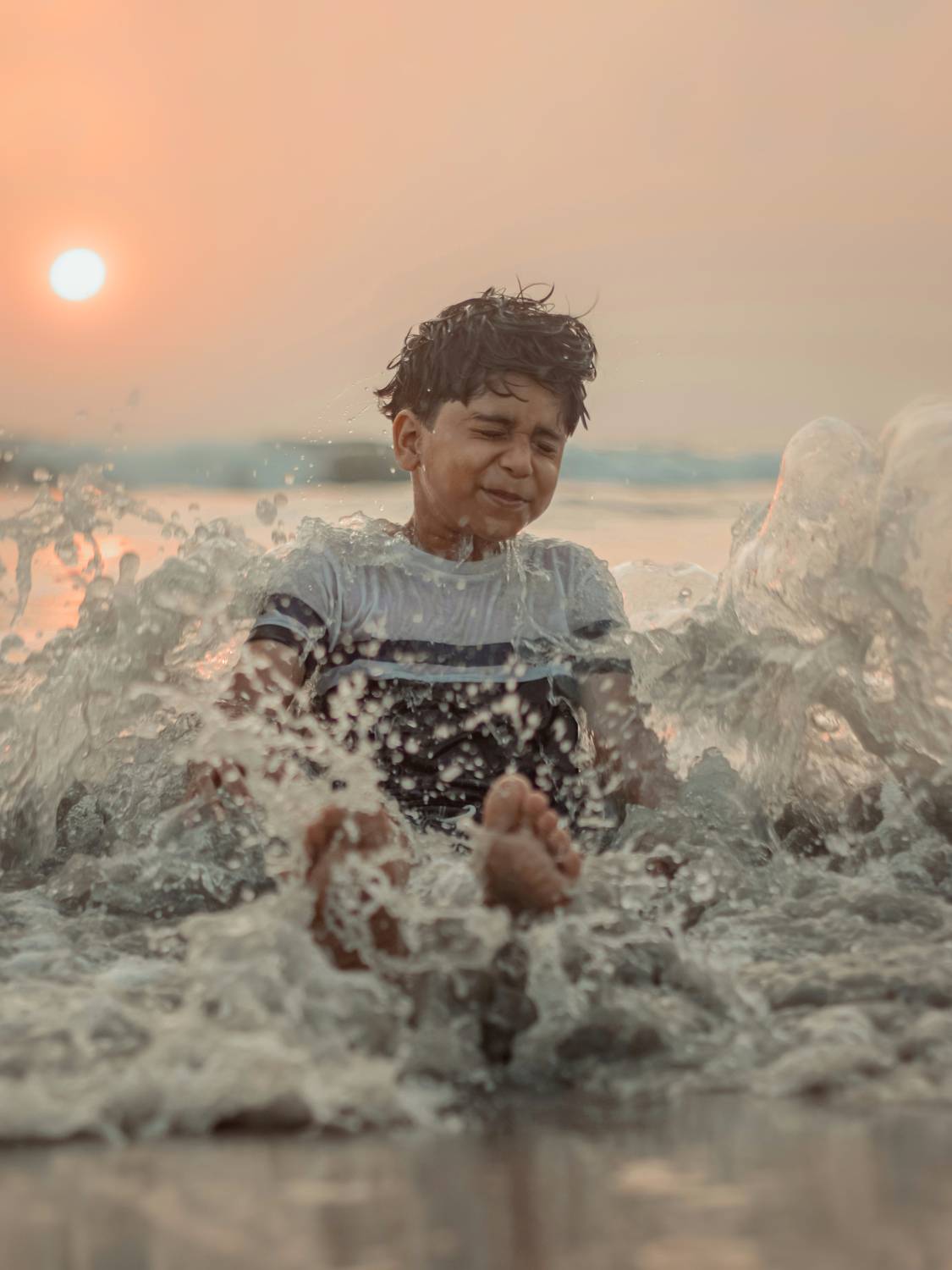 Forget yourself in the waves of the sea