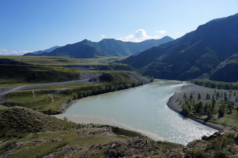 Горный Алтай . Место слияния рек Катуни и Чуи .