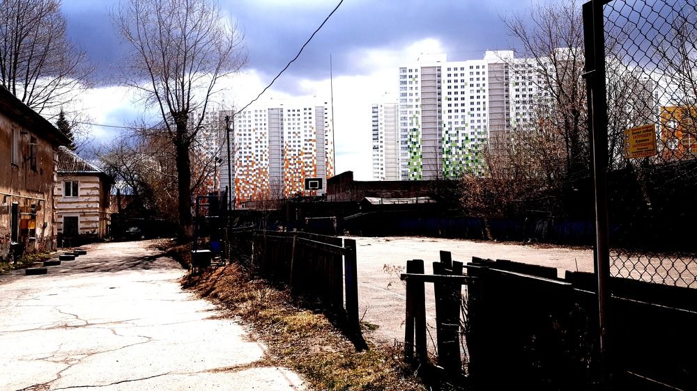 Между прошлым и будущим