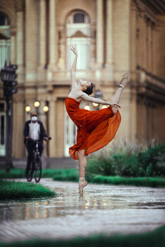 Contextualizing a moment