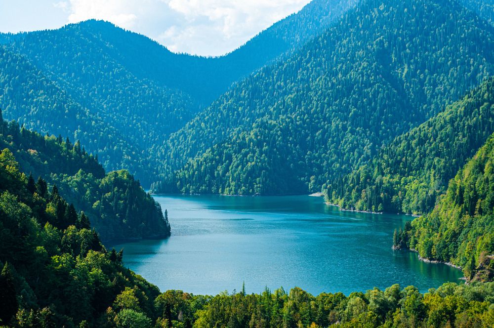 Горное озеро Абхазии