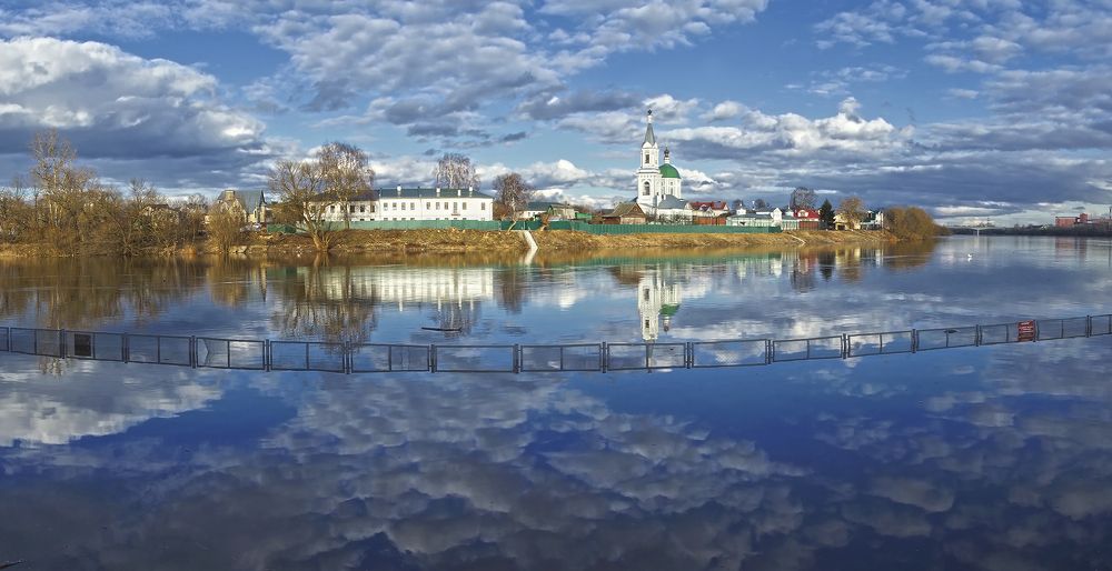 Когда облака утонули в разлившейся реке