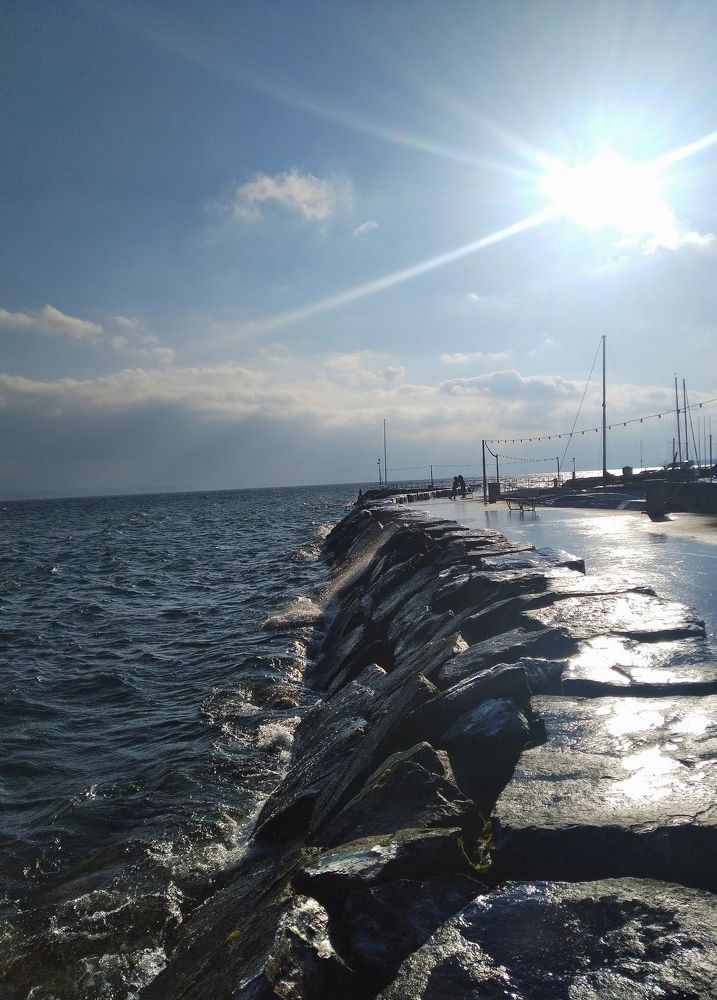 Луч солнца золотого.