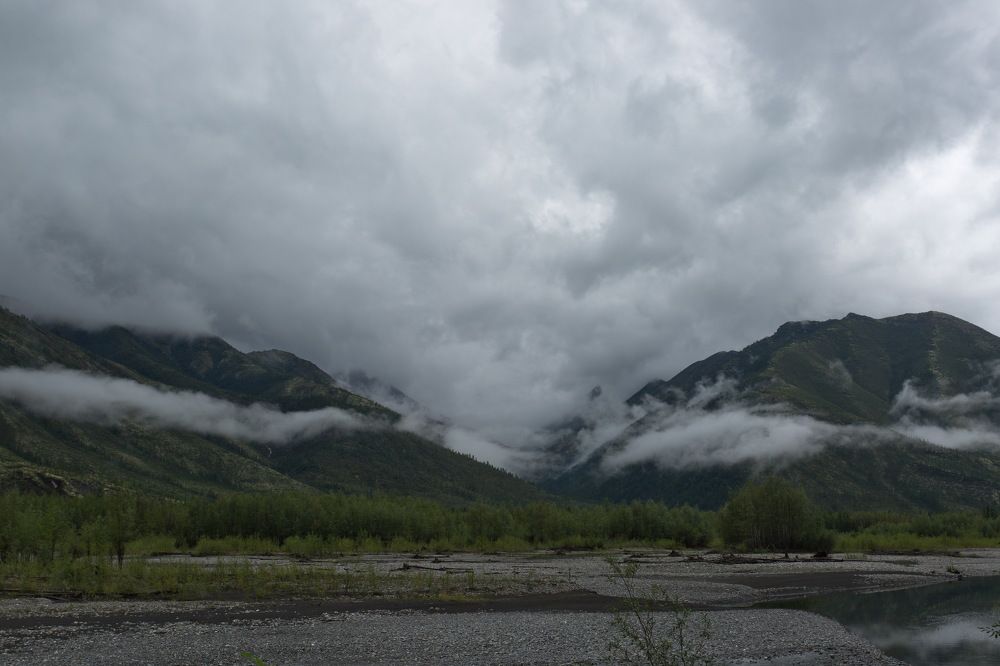 Небеса упали на сопки.
