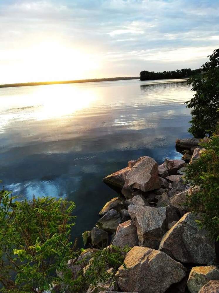 Живописная река Днепр.