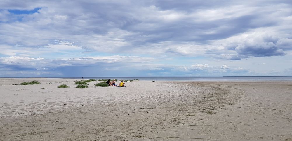 Небо и море.