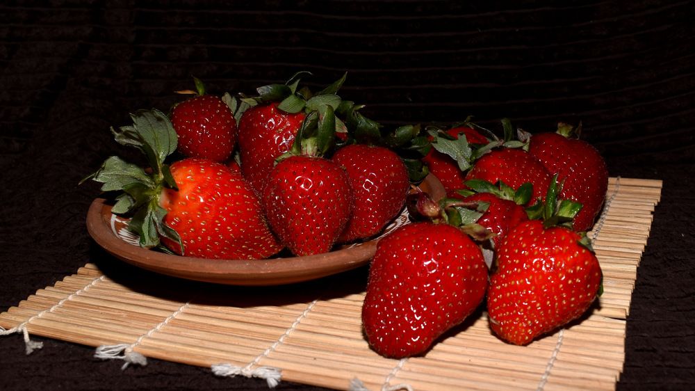 Весна начинается с клубники