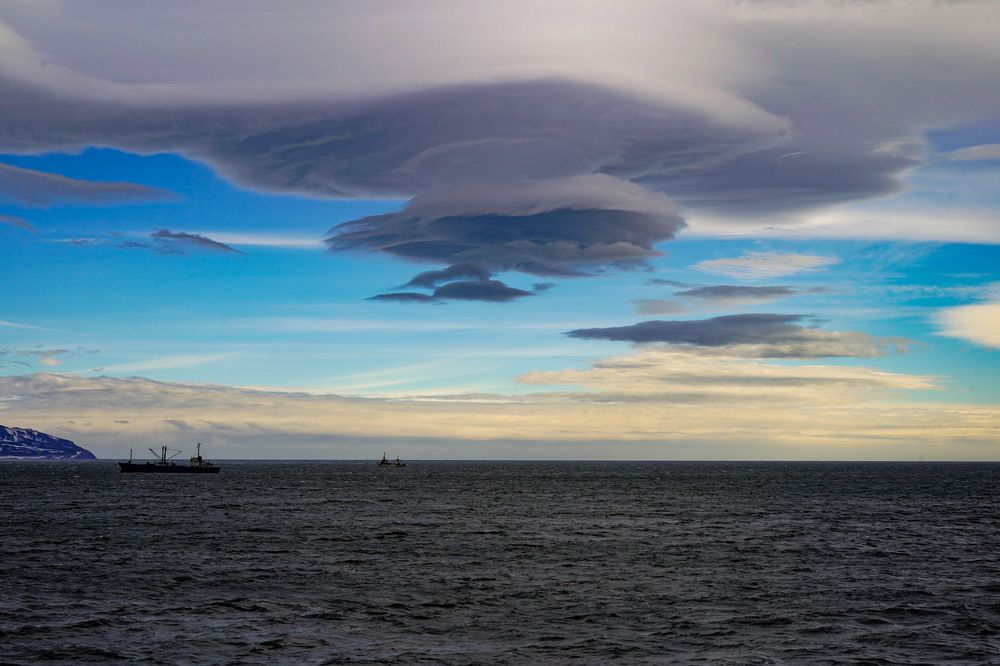 Лентикулярные облака