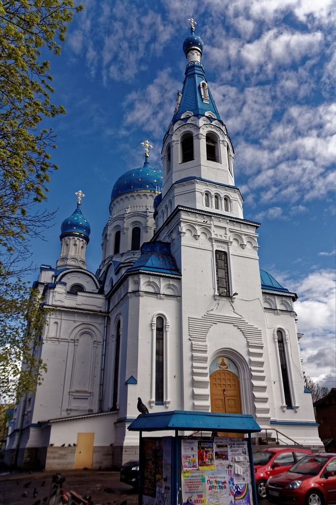 Покровский собор в Гатчине, вход