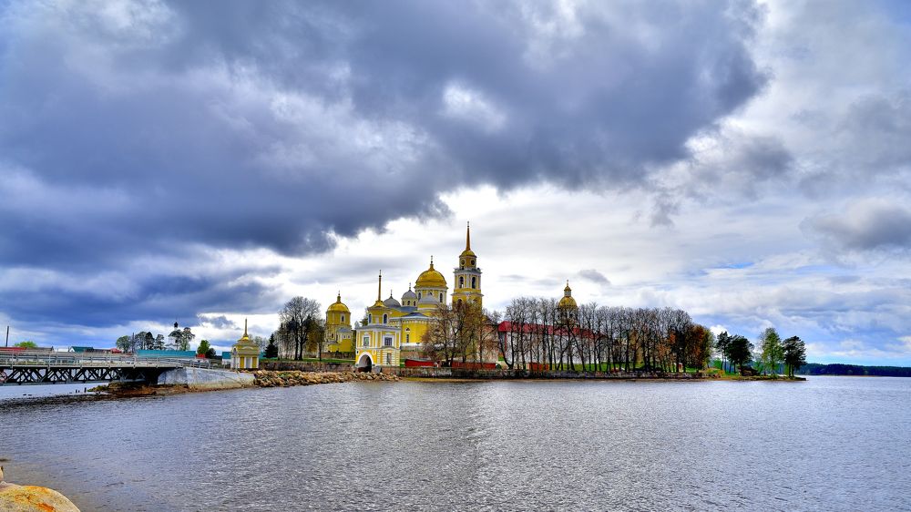 Хмурая история