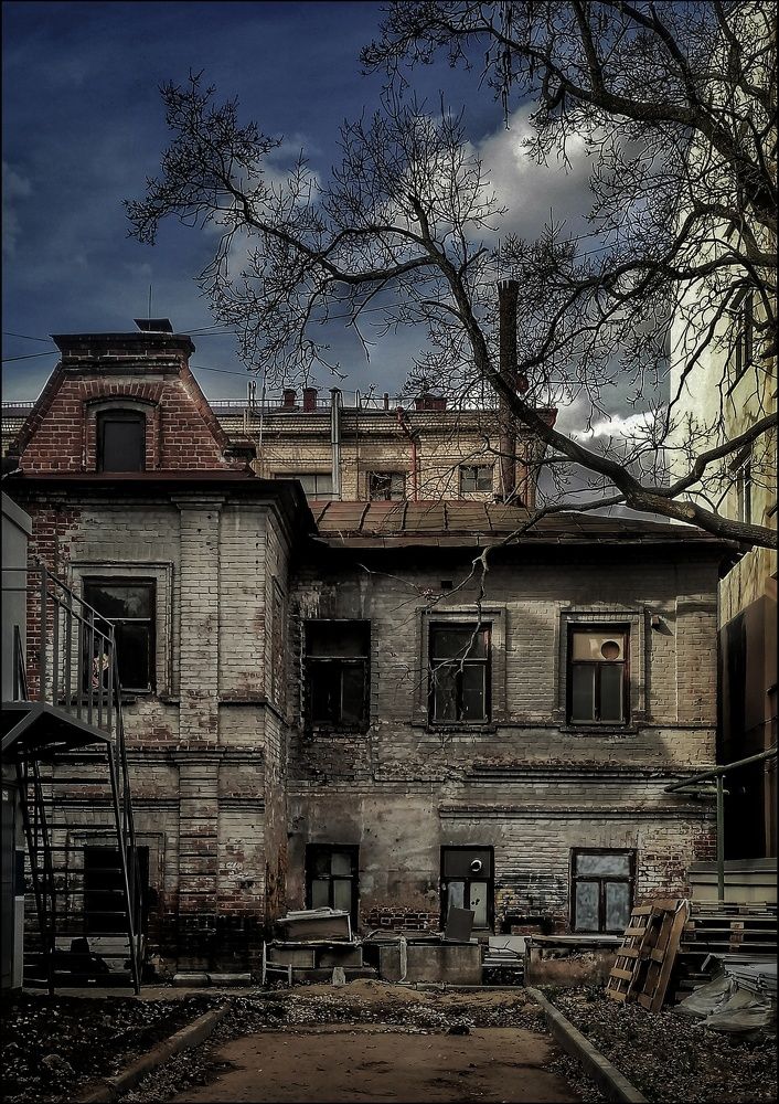 Дом с привидениями