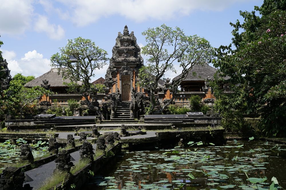 Photograph by Benny Momor