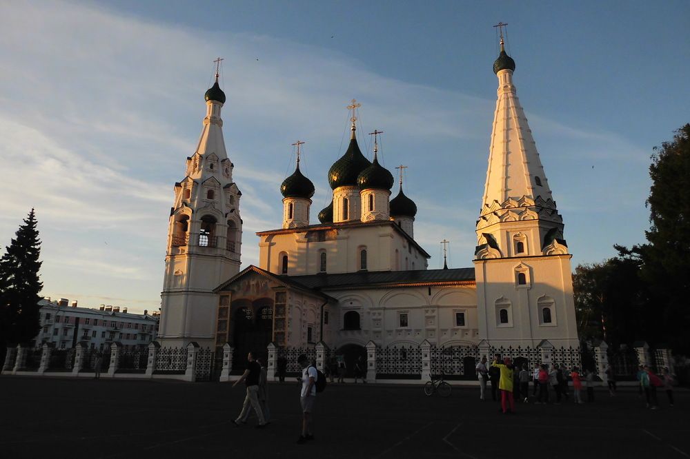 В лучах заходящего солнца