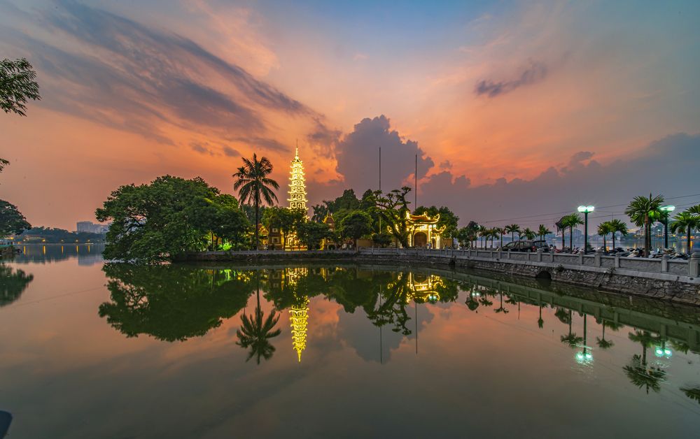 Photograph by Anh Tuấn Trần