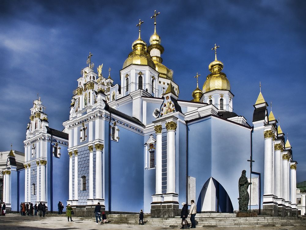 Миха́йловский Златове́рхий монасты́рь