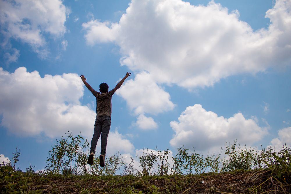 It's time to fly in the sky