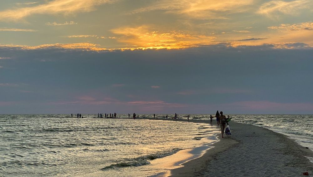 Небо цвета охры