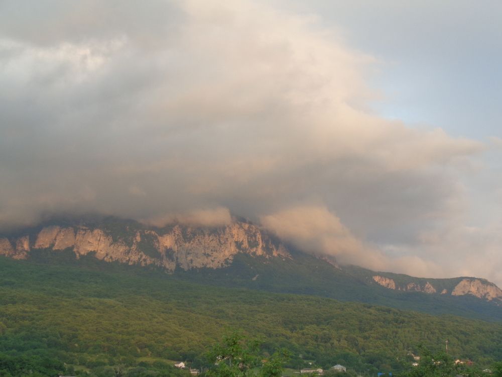 Долина сиреневых скал