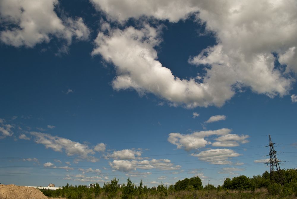 На небе голубом