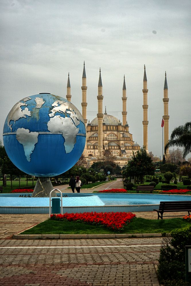 Photograph by Muzaffer Sütlüoğlu