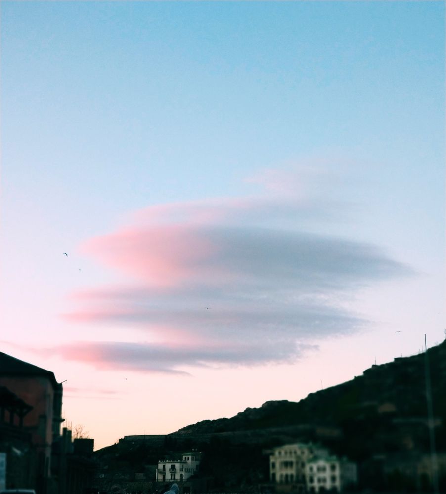 Мысли о чашке кофе ранним утром