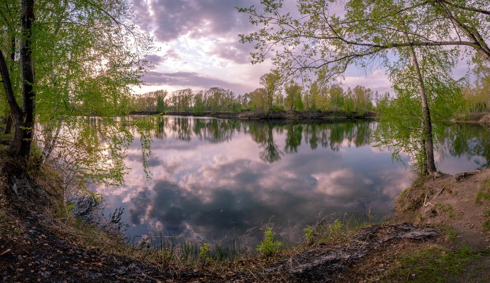 Весенний пейзаж с облаками