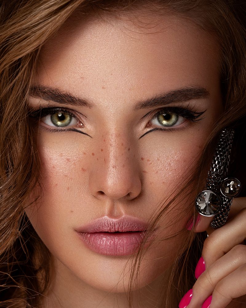 Green eyes don't lie